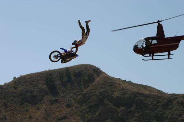 Lite Flight - Handheld Aerial Photography in R44 Helicopter - Image 1